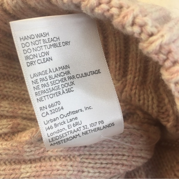 NEW Set in your dreams UO scarf Urban Outfitters Hat Scarf Fingerless Gloves - Picture 12 of 13